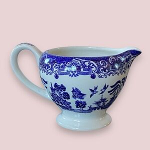 Old Willow Vintage English Ironstone Tableware EIT LTD Blue & White Creamer Jug